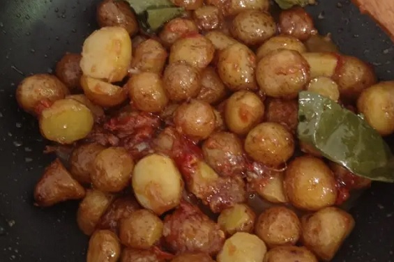 Resep Kentang Mini Bumbu Kecap Khas Dieng Mirip Gamja Jorim dari Korea