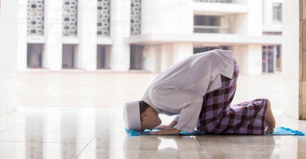 Perdebatan Seputar Shalat Nisfu Sya'ban, Bolehkah Dilaksanakan?