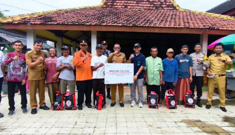 85 KK Korban Banjir Bengawan Solo di Tuban Dapat Bantuan Sembako Pabrik Semen