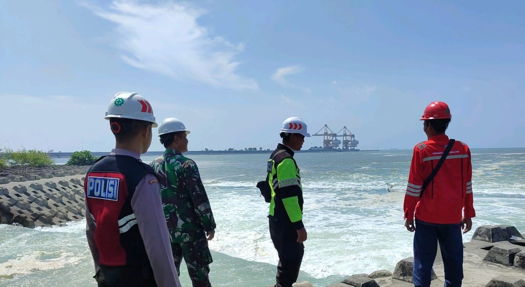Masuk Obvitnas PLTU Tuban, Pantai Randu Pokak Resmi Ditutup karena Berbahaya dan Terlarang