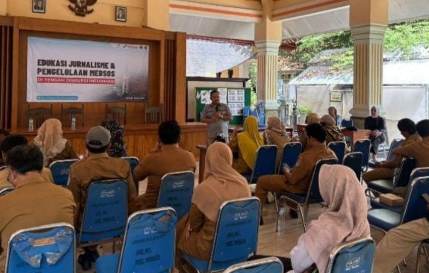 Kades dan Perangkat Desa di Rengel Dapat Pelatihan Jurnalisme dari PWI Tuban