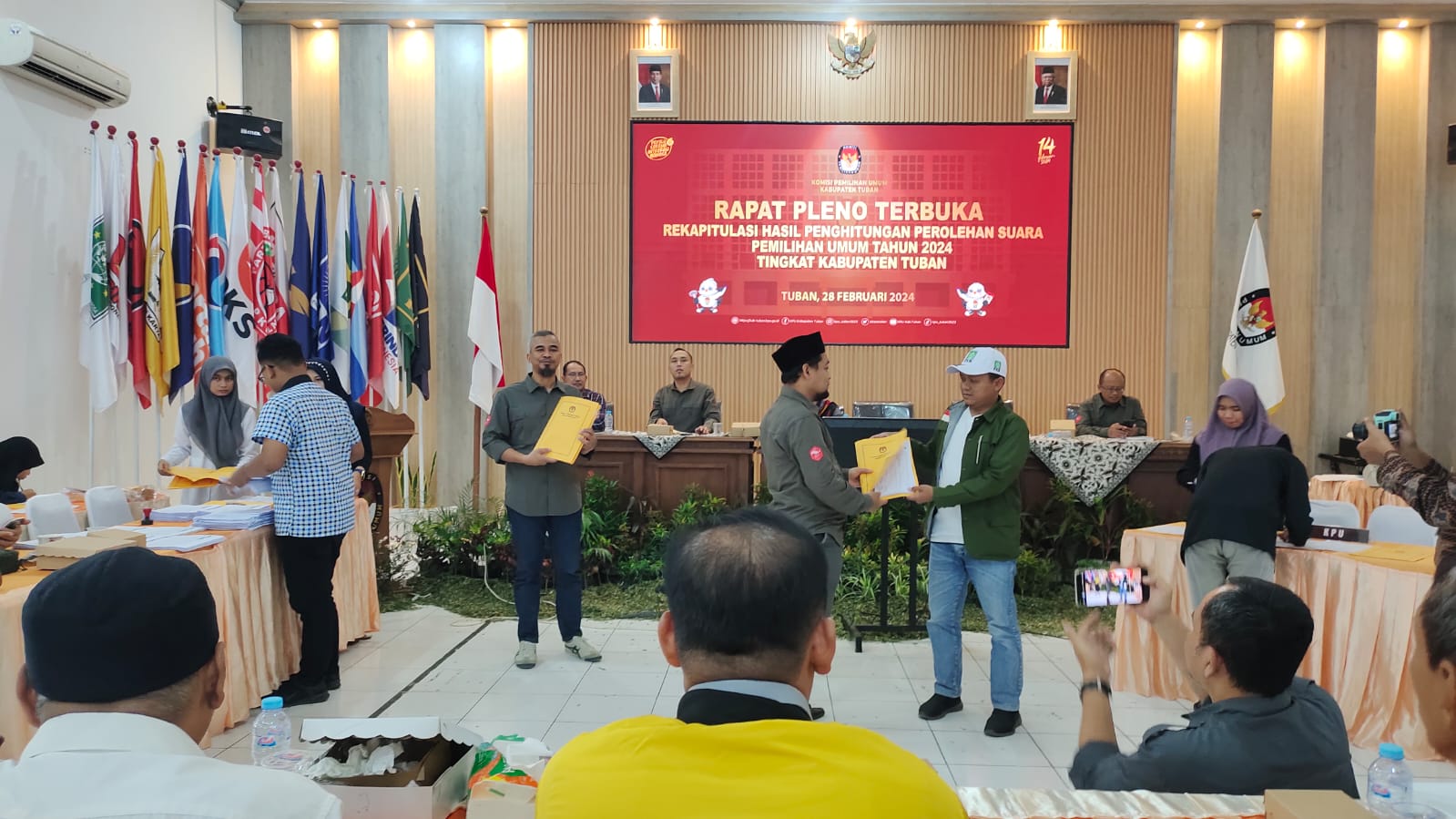 Kisah Dinamika Pemilu: Lima Kecamatan Tuban Alami Perubahan Perolehan Suara