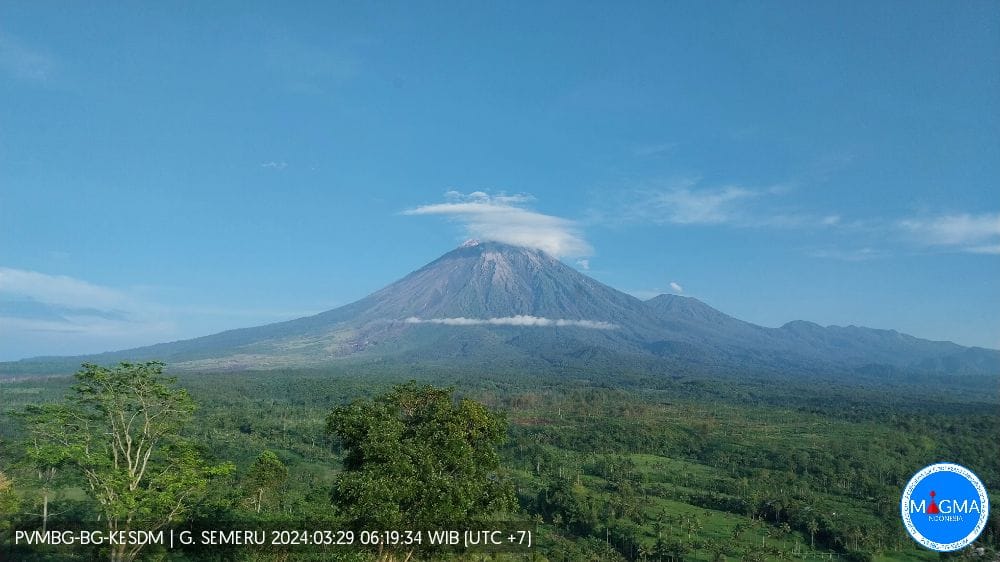 Turis Diminta Hindari Sektor Tenggara Gunung Semeru