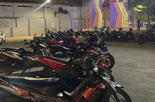 Maraknya Aksi Pencurian Helm di GOR Rangga Jaya Anoraga Tuban
