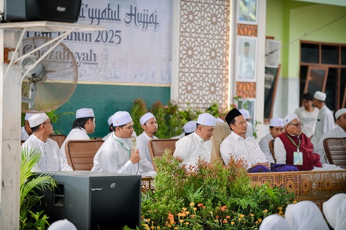Kehangatan Gus Baha' dan Riyadi di Reuni Akbar KBIH Al Islahiyyah, Silaturrahim Jamaah Semakin Erat