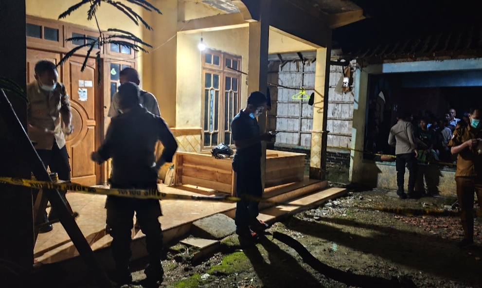 Tragedi Sadis di Tuban, Suami Habisi Istri Lalu Gantung Diri