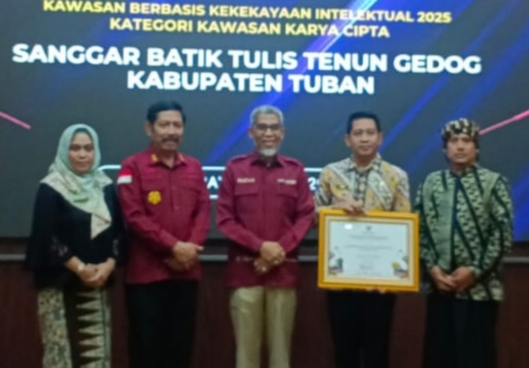 Keren! Batik Tenun Gedhog Tuban Diakui Negara, Jadi KBKI Indikasi Geografis