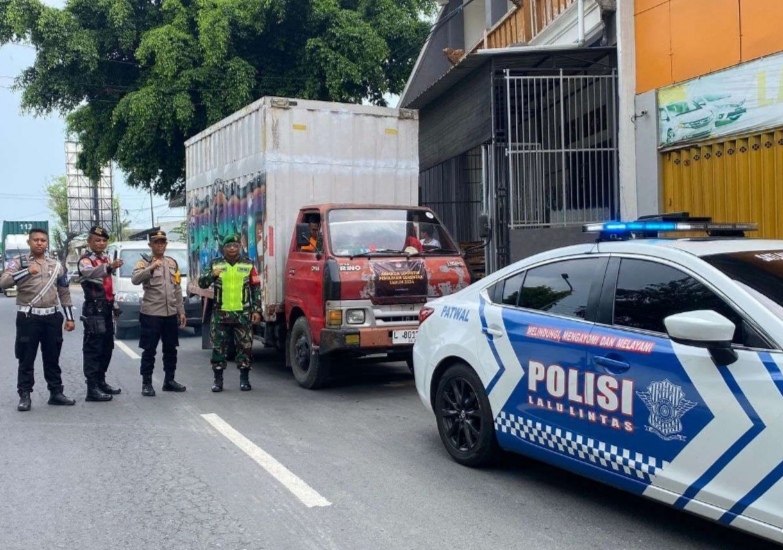 Distribusi Logistik Pemilukada Tuban Dimulai Wilayah Terjauh